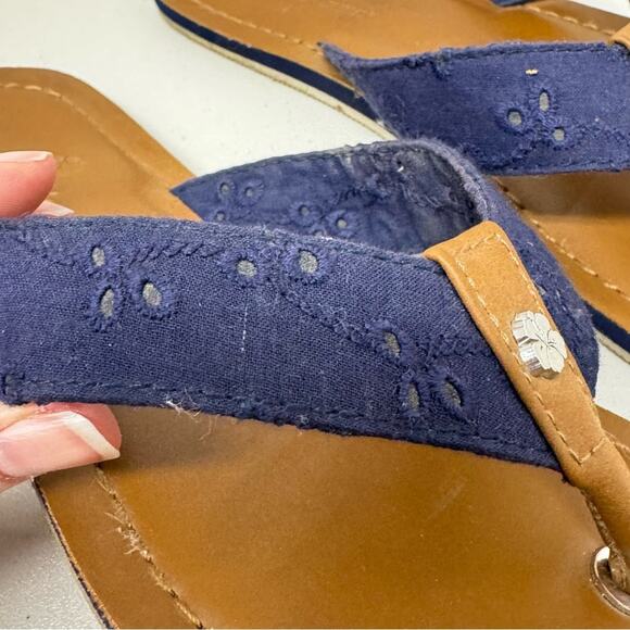 Tommy Bahama Blue Eyelet Flip Flop Sandals Womens 7 Classic Beachy Vacation - Picture 4 of 7
